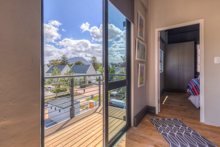 To Let 2 Bedroom Property for Rent in Paardevlei Western Cape